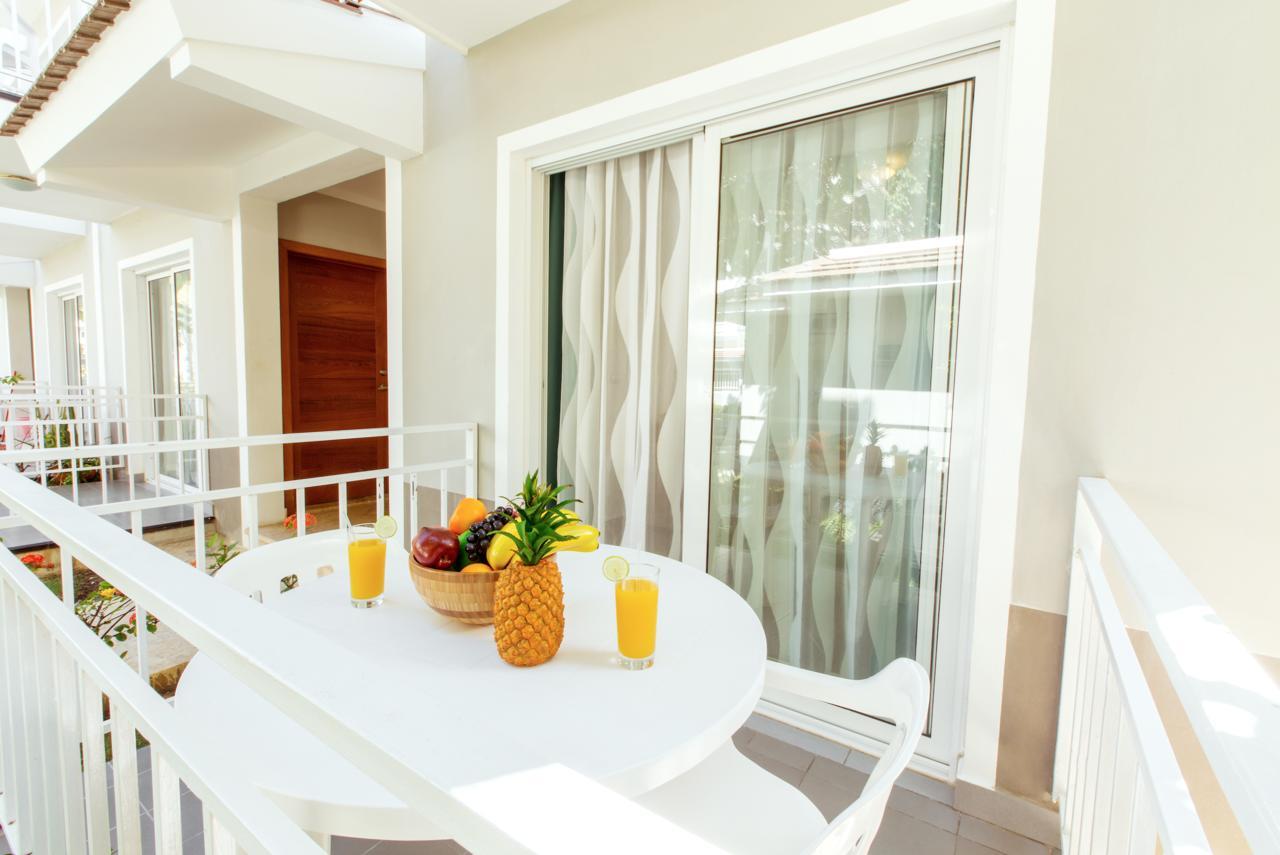 Hotel Fiesta Deluxe Пунта-Кана Экстерьер фото